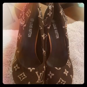louis vuitton High heels